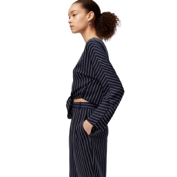 BABATON front tie Blouse - Picture 4 of 12